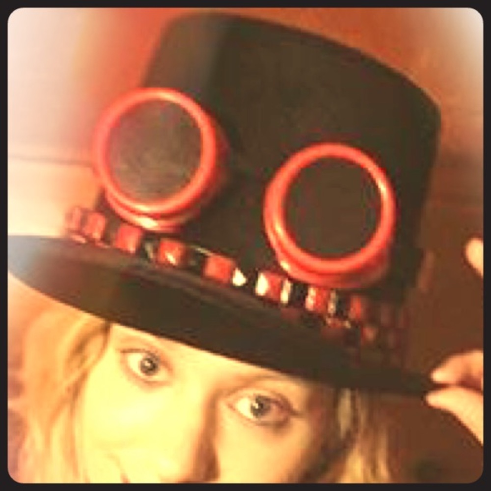 Harley Quinn style steampunk hat